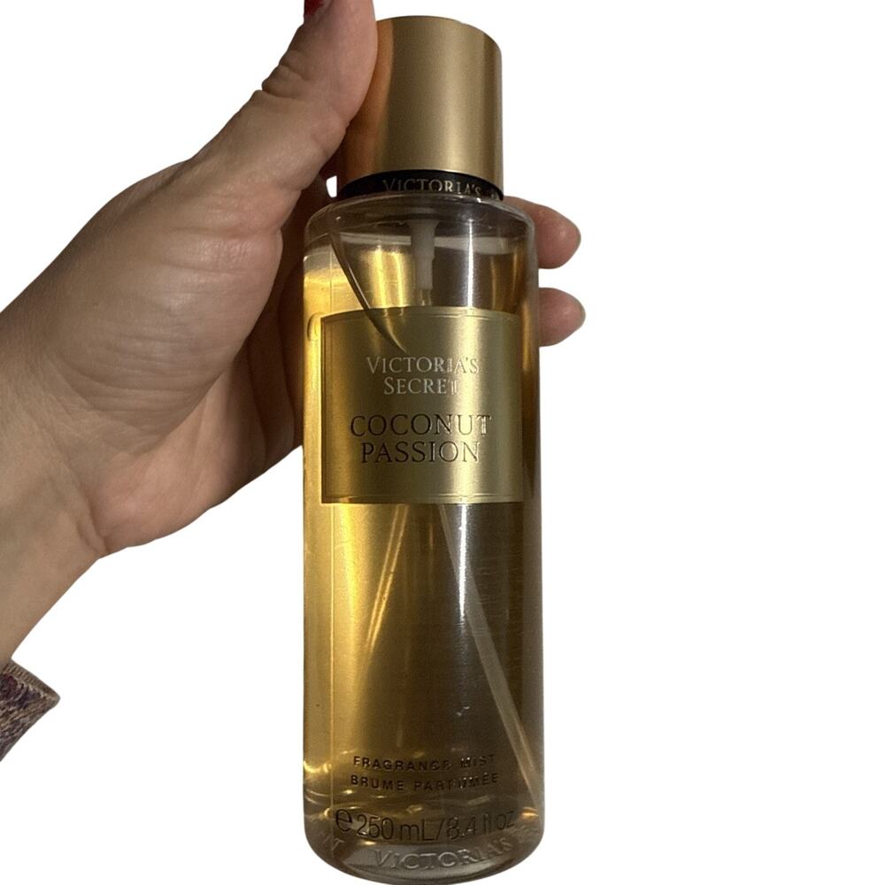 Victoria Secrets Coconut Passion 8 Oz Fragrance Mist - New